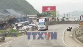 Kiểm soát, xử lý nghiêm phương tiện quá tải trên tuyến Quốc lộ 6