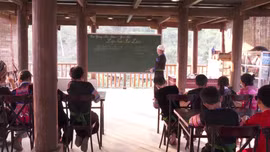 Người giữ lửa Mông trên đỉnh Suối Giàng