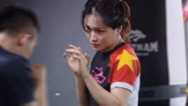 Cô gái MMA chia sẻ về chuyện phụ nữ và võ thuật