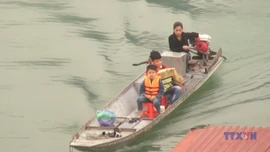 Vượt sông Đà gieo mầm con chữ