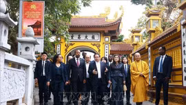 Thủ tướng Phạm Minh Chính và Thủ tướng Ethiopia thăm chùa Trấn Quốc