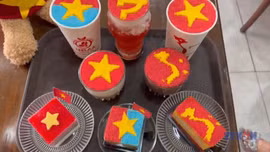 Xu hướng làm bánh in hình cờ đỏ - sao vàng