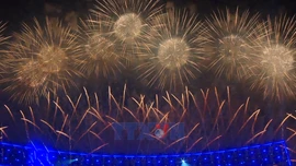 Mãn nhãn màn trình diễn pháo hoa chào mừng thành công Đại hội XIV của Đảng