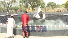 Mở 'đất vàng', khơi lòng dân