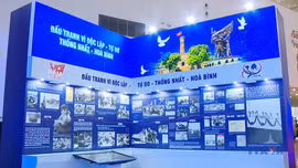 Triển lãm thành tựu đất nước - trường học sống động về lòng yêu nước