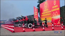 Cận cảnh 15 khẩu pháo lễ trong nghi thức bắn 'hàm lửa'