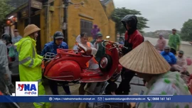 Tình người Hội An ngày mưa lụt