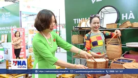 Tinh hoa thủ công mỹ nghệ lan tỏa giá trị Việt tại Hội chợ Mùa Thu