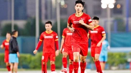 Văn Hậu thi đấu ở vị trí nào ở trận gặp Malaysia?