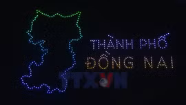 Video: 400 drone rực sáng chào mừng thành phố Đồng Nai