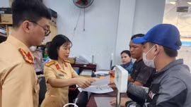 Công an TP Hồ Chí Minh tiếp nhận hồ sơ cấp, đổi giấy phép lái xe từ ngày 1/3.