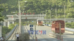 Xuất nhập khẩu qua Lào Cai trong ngày đầu năm