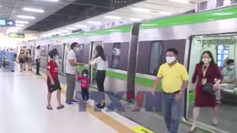 Chi phí nhiên liệu gây áp lực, người dân chuyển dịch sang metro
