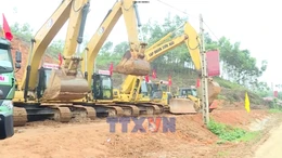 Công trường những ngày giáp Tết - nơi mùa xuân đến muộn