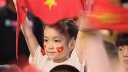 Ngộ nghĩnh các khán giả nhí đi xem hợp luyện