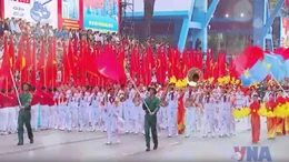 Từ A50 đến A80 - khi yêu nước là xu hướng