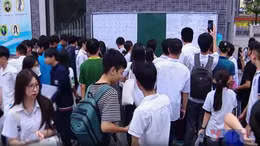 Đa số các trường THPT Hà Nội giảm điểm chuẩn lớp 10