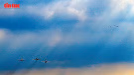 Biên đội Su-30MK2, Yak-130, L-39NG luyện tập nhiệm vụ A80 chuẩn bị cho Quốc khánh