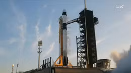 SpaceX phóng tàu giải cứu phi hành gia mắc kẹt trên ISS