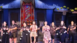 Nghệ thuật haka độc đáo của người New Zealand hòa nhịp cùng hát bội