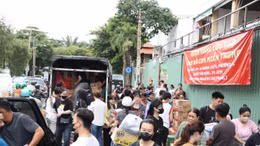 TP Hồ Chí Minh chuyển hàng trăm tấn hàng chovùng lũ