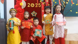 Người Việt chi gần 200 tỷ đồng mua áo dài Tết trong 1 tháng