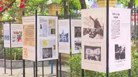 Triển lãm 'Cửa Nam giao hòa': Nơi di sản được kể lại bằng hình ảnh