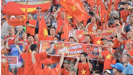 CĐV Việt Nam hâm nóng sân Thiên Trường, tin tưởng đội tuyển Việt Nam giành chiến thắng