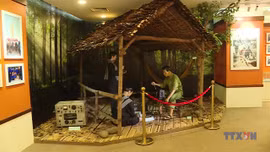 Những kỷ vật vượt thời gian - Ngọn lửa truyền đam mê trong tim thế hệ trẻ TTXVN