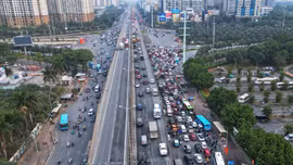 Người dân đi lại thuận lợi khi về quê đón Tết