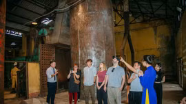 Lạ mắt với nhà máy chè cổ tại Lâm Đồng