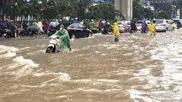 Tổng hợp các 'phố hóa sông' tại Hà Nội sáng 7/10