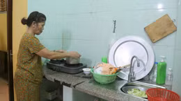Hải Phòng đẩy nhanh di dời dân tại các chung cư đặc biệt nguy hiểm sau bão