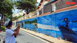 Ngắm đường tranh bích họa đẹp ngỡ ngàng ở TP Hồ Chí Minh