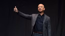 Ông chủ Amazon vẫn là người giàu nhất thế giới