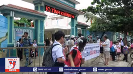 Nhà bếp bớt khẩu phần ăn của học sinh tiểu học