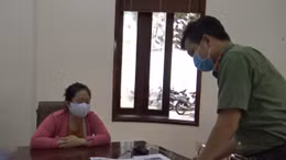 Triệu tập 2 vợ chồng thu mua sổ Bảo hiểm xã hội để trục lợi