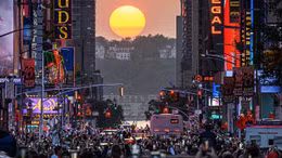 Manhattanhenge - Cuộc trình diễn ánh sáng kỳ diệu