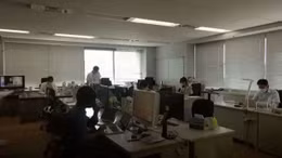 Người dân Tokyo tắt đèn ban ngày để tiết kiệm điện