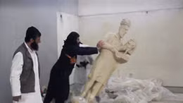 Phẫn nộ phiến quân IS phá tượng cổ Iraq