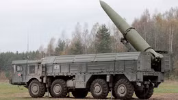 "Iskander-M" bảo vệ bầu trời Nga