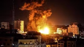 Israel tăng cường không kích Gaza, thế giới lo ngại