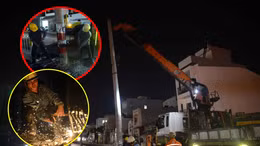 Nhóm công nhân xuyên đêm thu hồi trụ điện trên đường Dương Quảng Hàm (quận Gò Vấp).