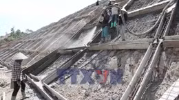 'Đội nắng, trắng đêm' trên công trường cao tốc