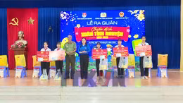 Mang Tết sớm đến với người nghèo vùng biên giới An Giang