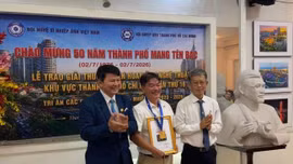 Triển lãm ảnh nghệ thuật 'Tự hào Thành phố mang tên Bác'