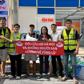 Người dân Hà Nội chung tay cùng cả nước hướng về đồng bào vùng lũ lụt